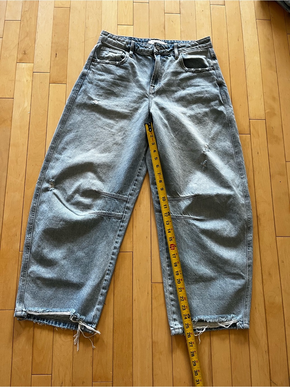 Hidden Barrel Jeans in Washed Gray with Distressed Hem